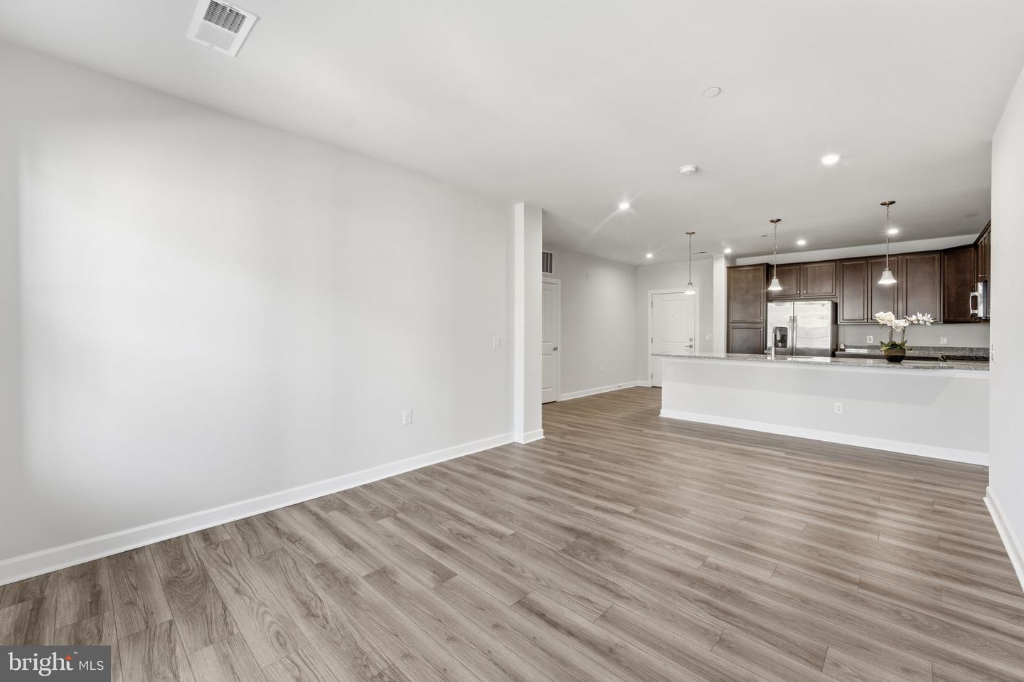 3925 FAIR RIDGE DR #304, FAIRFAX, Virginia 22033, 2 Bedrooms Bedrooms, ,2 BathroomsBathrooms,Residential,For sale,3925 FAIR RIDGE DR #304,VAFX2284760 MLS # VAFX2284760