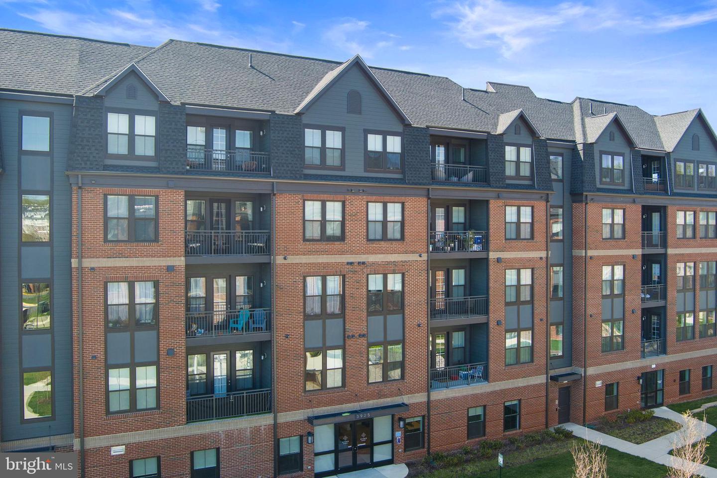 3925 FAIR RIDGE DR #304, FAIRFAX, Virginia 22033, 2 Bedrooms Bedrooms, ,2 BathroomsBathrooms,Residential,For sale,3925 FAIR RIDGE DR #304,VAFX2284760 MLS # VAFX2284760