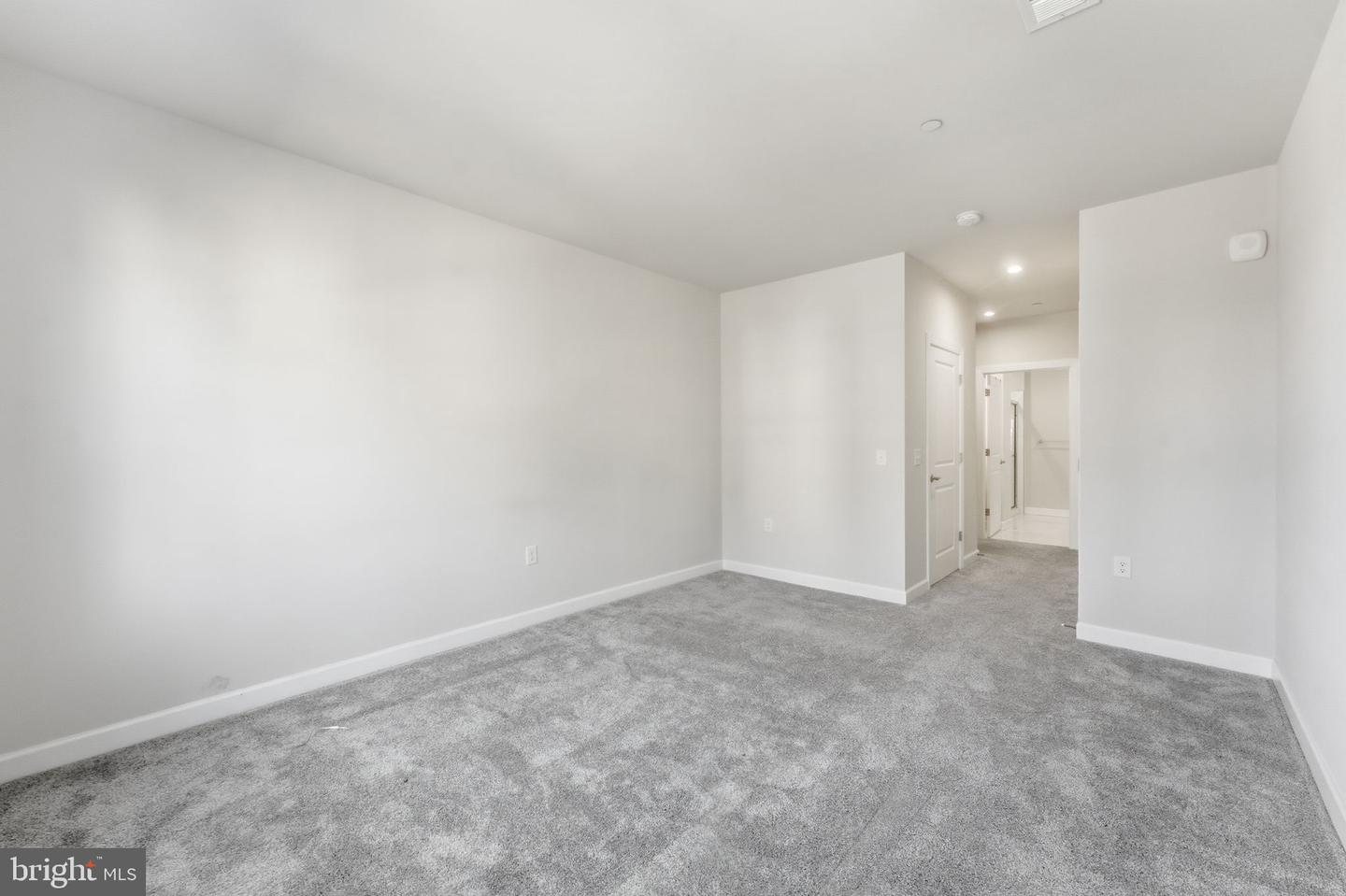 3925 FAIR RIDGE DR #304, FAIRFAX, Virginia 22033, 2 Bedrooms Bedrooms, ,2 BathroomsBathrooms,Residential,For sale,3925 FAIR RIDGE DR #304,VAFX2284760 MLS # VAFX2284760