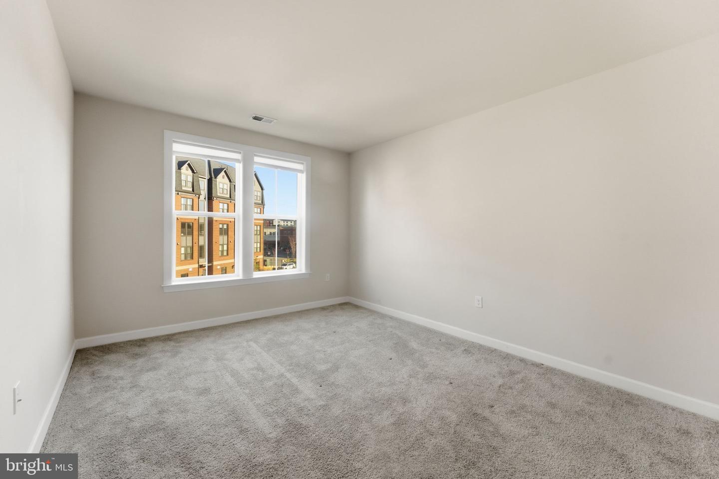 3925 FAIR RIDGE DR #304, FAIRFAX, Virginia 22033, 2 Bedrooms Bedrooms, ,2 BathroomsBathrooms,Residential,For sale,3925 FAIR RIDGE DR #304,VAFX2284760 MLS # VAFX2284760