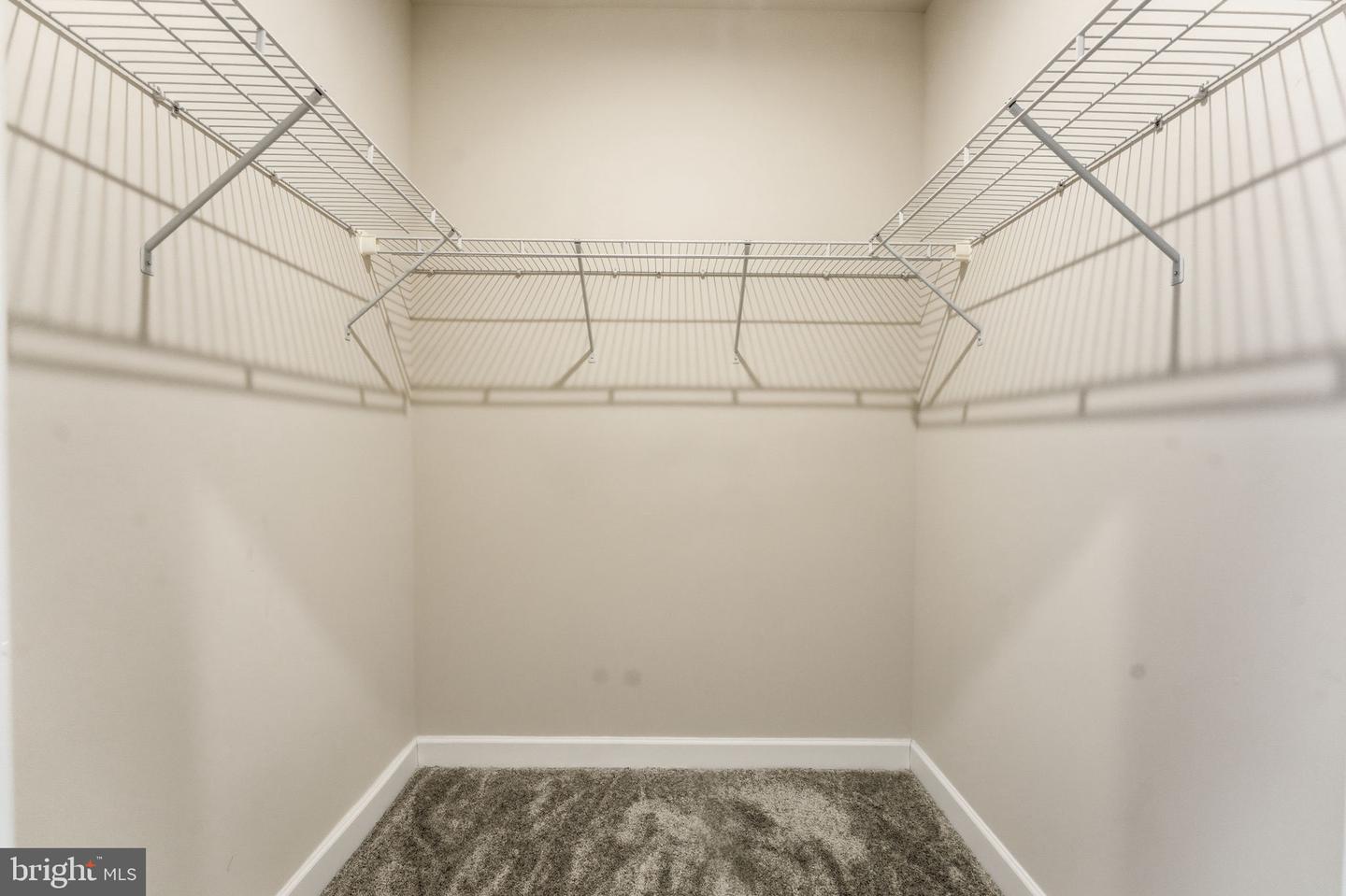 3925 FAIR RIDGE DR #304, FAIRFAX, Virginia 22033, 2 Bedrooms Bedrooms, ,2 BathroomsBathrooms,Residential,For sale,3925 FAIR RIDGE DR #304,VAFX2284760 MLS # VAFX2284760