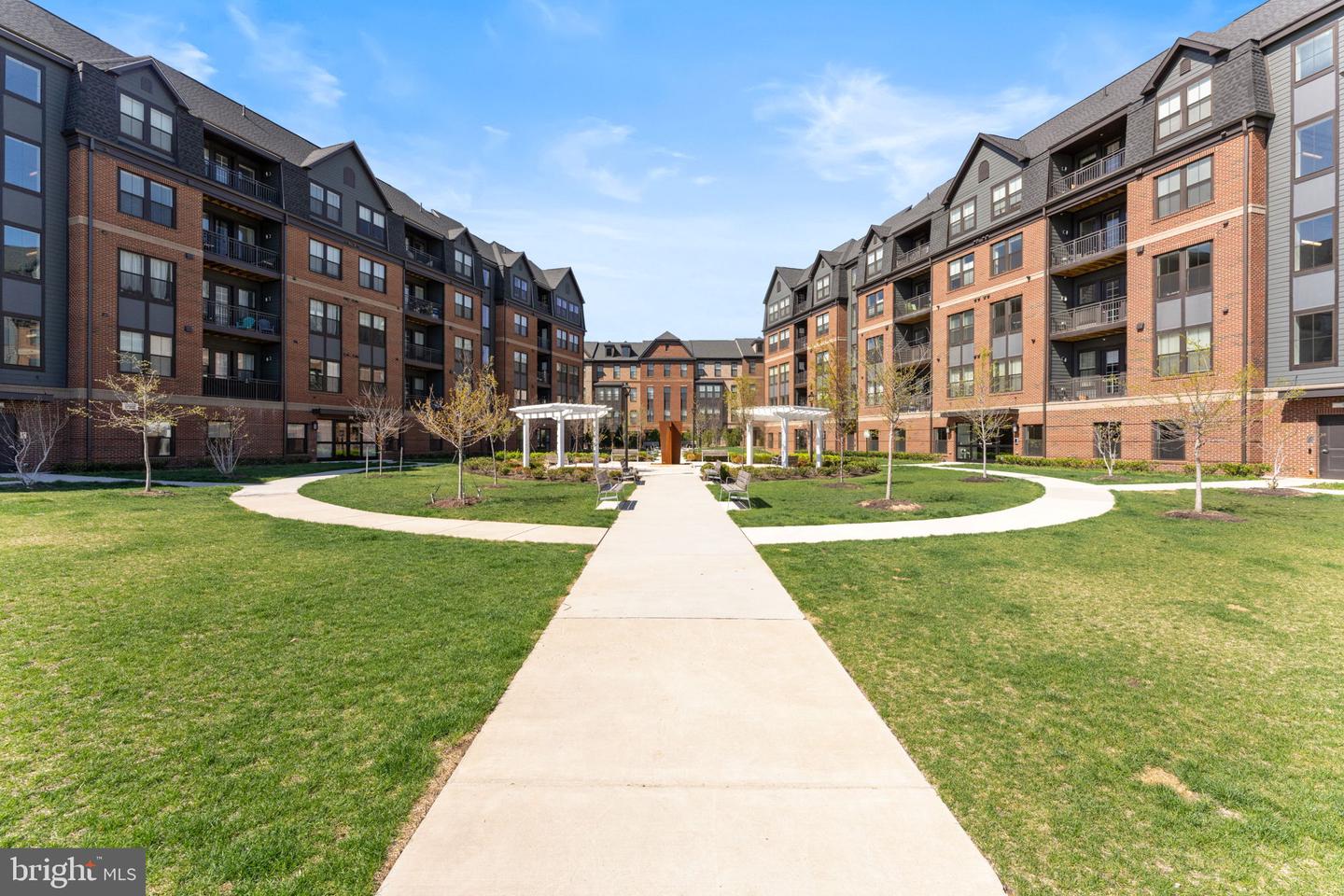 3925 FAIR RIDGE DR #304, FAIRFAX, Virginia 22033, 2 Bedrooms Bedrooms, ,2 BathroomsBathrooms,Residential,For sale,3925 FAIR RIDGE DR #304,VAFX2284760 MLS # VAFX2284760