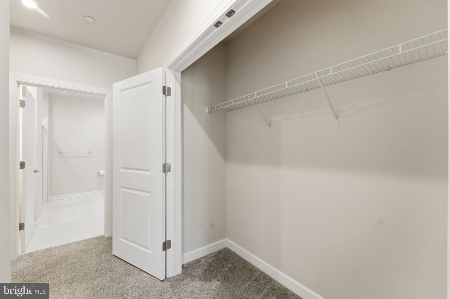 3925 FAIR RIDGE DR #304, FAIRFAX, Virginia 22033, 2 Bedrooms Bedrooms, ,2 BathroomsBathrooms,Residential,For sale,3925 FAIR RIDGE DR #304,VAFX2284760 MLS # VAFX2284760