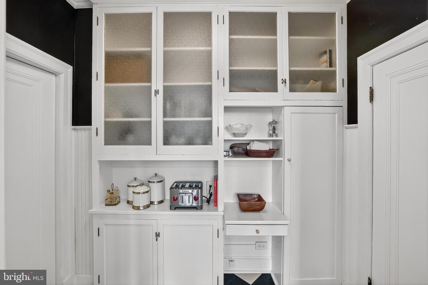 1661 CRESCENT PL NW, WASHINGTON, District Of Columbia 20009, 2 Bedrooms Bedrooms, 3 Rooms Rooms,1 BathroomBathrooms,Residential,For sale,1661 CRESCENT PL NW,DCDC2240510 MLS # DCDC2240510