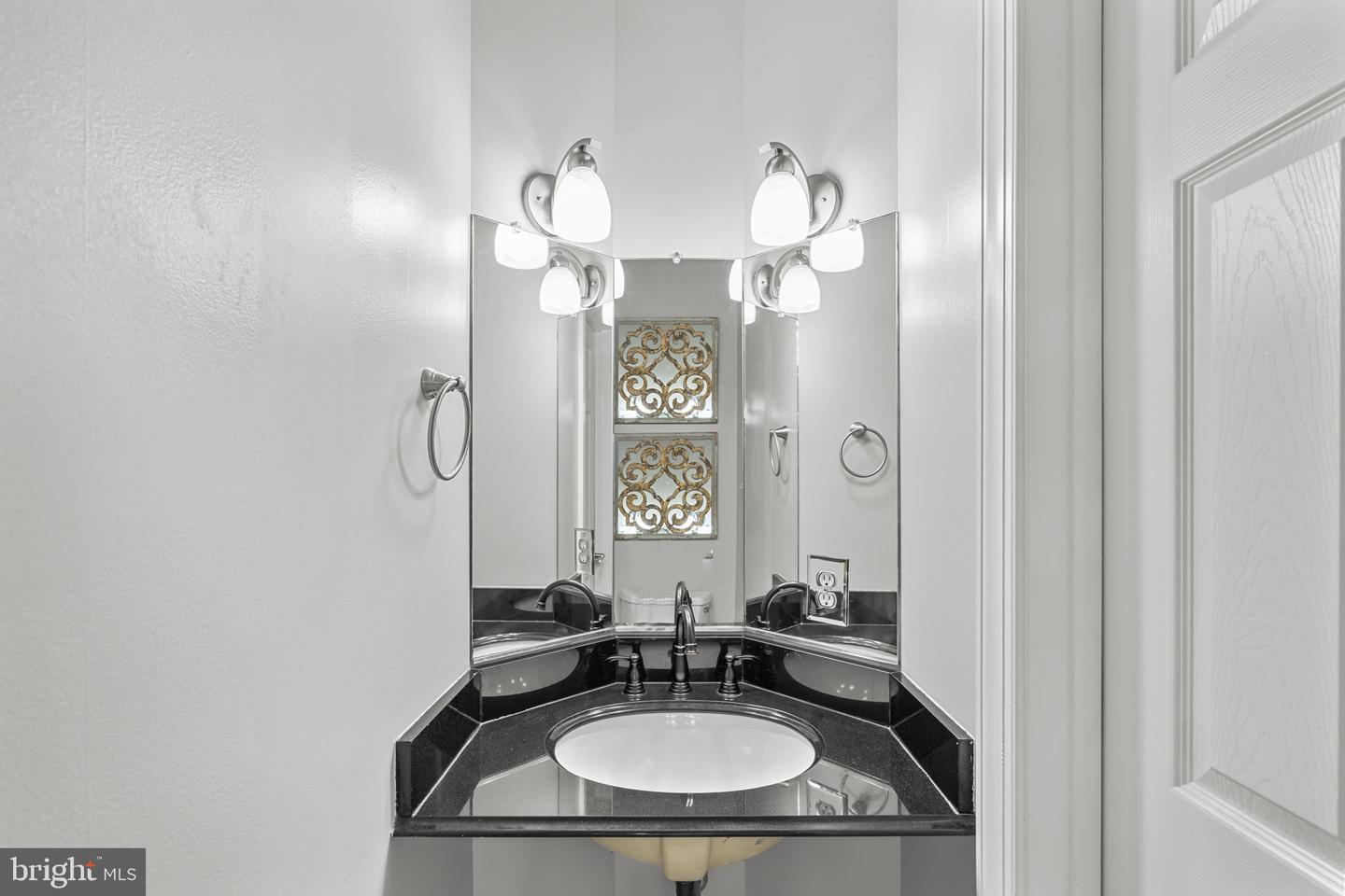 16503 LONEOAK PL, HAMILTON, Virginia 20158, 6 Bedrooms Bedrooms, 1 Room Rooms,4 BathroomsBathrooms,Residential,For sale,16503 LONEOAK PL,VALO2113620 MLS # VALO2113620