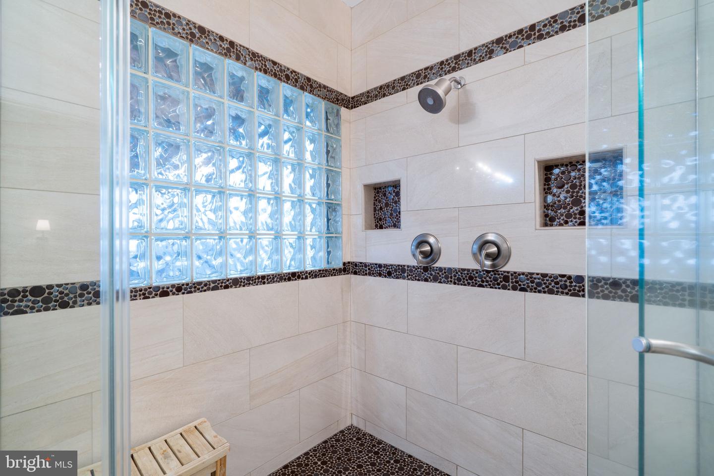 16503 LONEOAK PL, HAMILTON, Virginia 20158, 6 Bedrooms Bedrooms, 1 Room Rooms,4 BathroomsBathrooms,Residential,For sale,16503 LONEOAK PL,VALO2113620 MLS # VALO2113620