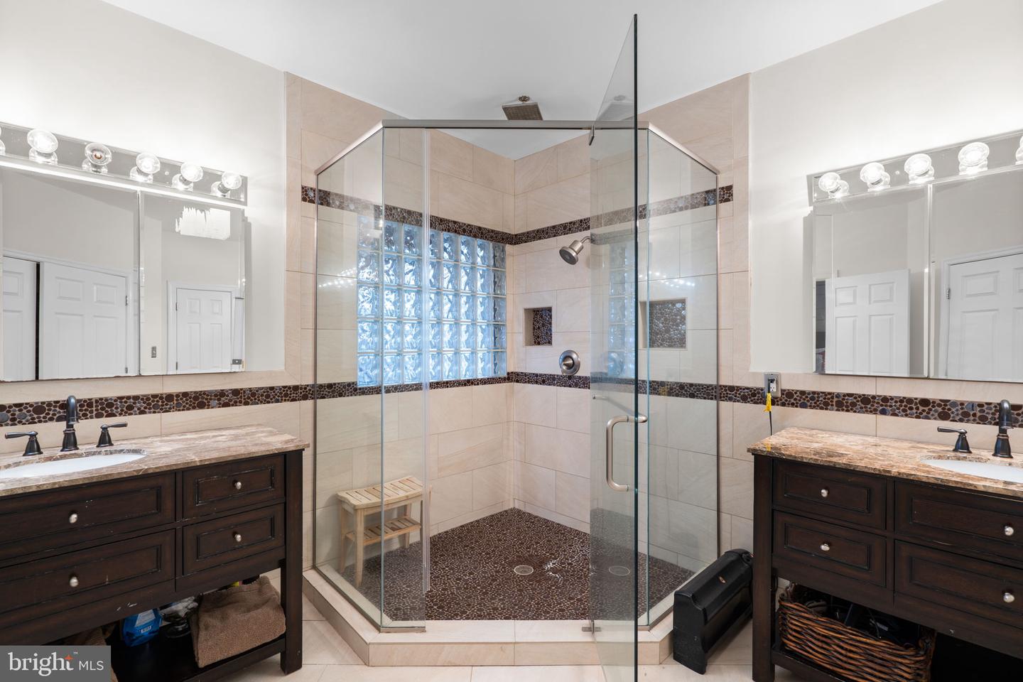 16503 LONEOAK PL, HAMILTON, Virginia 20158, 6 Bedrooms Bedrooms, 1 Room Rooms,4 BathroomsBathrooms,Residential,For sale,16503 LONEOAK PL,VALO2113620 MLS # VALO2113620