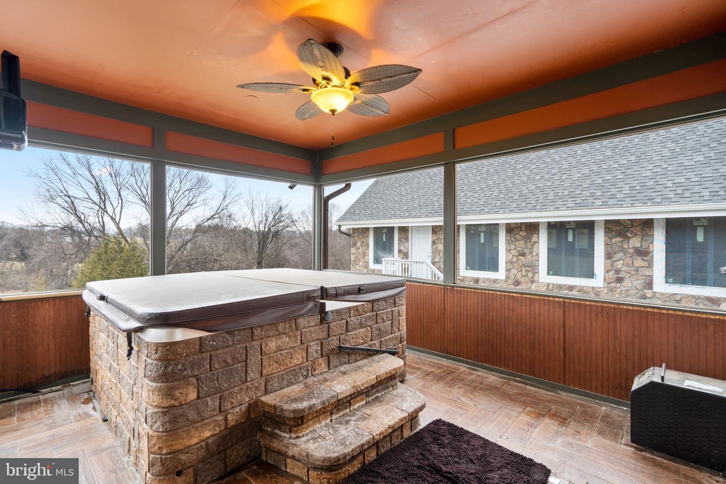 16503 LONEOAK PL, HAMILTON, Virginia 20158, 6 Bedrooms Bedrooms, 1 Room Rooms,4 BathroomsBathrooms,Residential,For sale,16503 LONEOAK PL,VALO2113620 MLS # VALO2113620