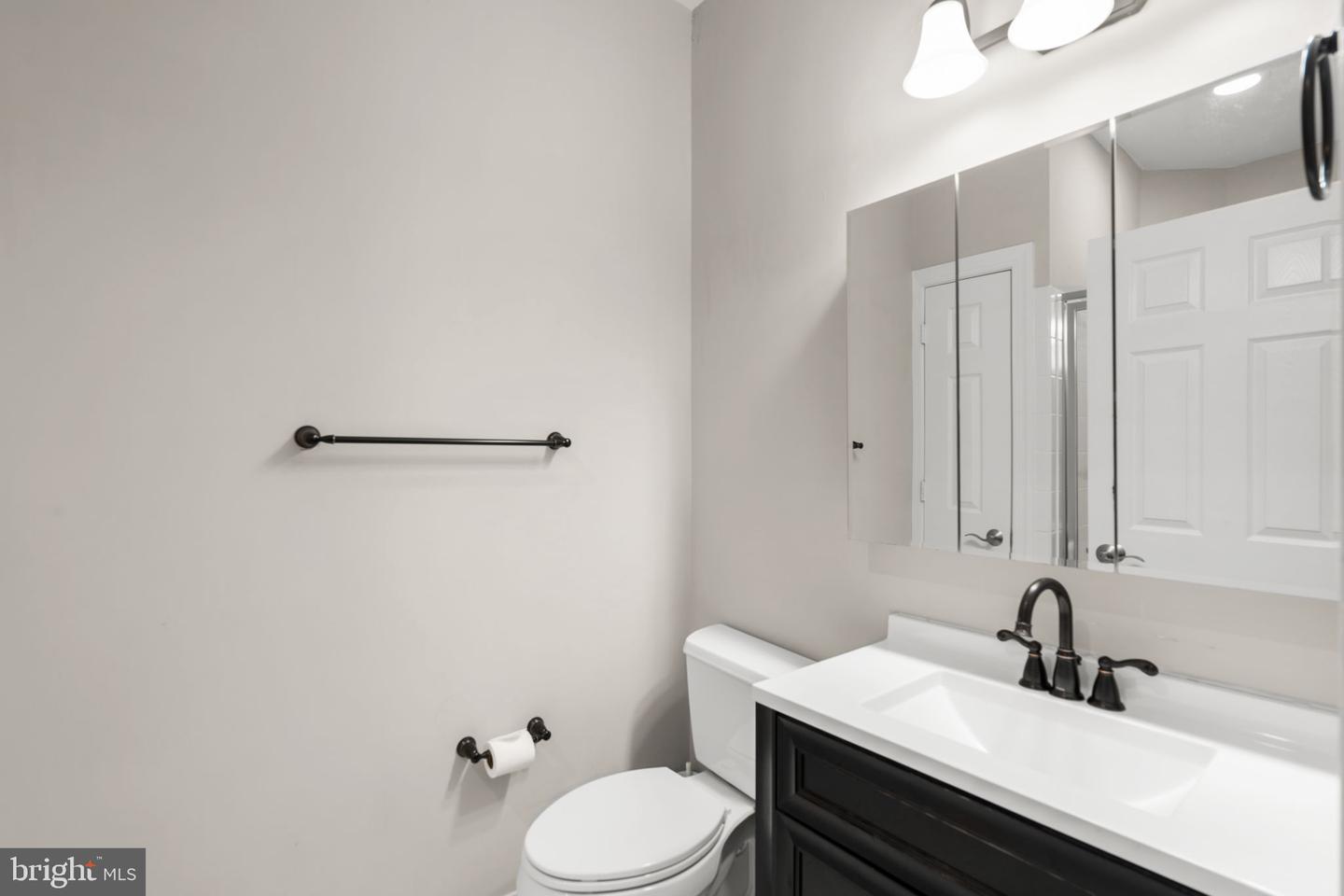 16503 LONEOAK PL, HAMILTON, Virginia 20158, 6 Bedrooms Bedrooms, 1 Room Rooms,4 BathroomsBathrooms,Residential,For sale,16503 LONEOAK PL,VALO2113620 MLS # VALO2113620