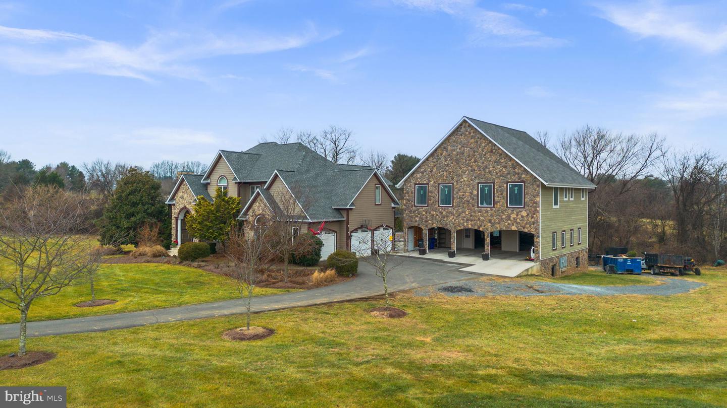 16503 LONEOAK PL, HAMILTON, Virginia 20158, 6 Bedrooms Bedrooms, 1 Room Rooms,4 BathroomsBathrooms,Residential,For sale,16503 LONEOAK PL,VALO2113620 MLS # VALO2113620