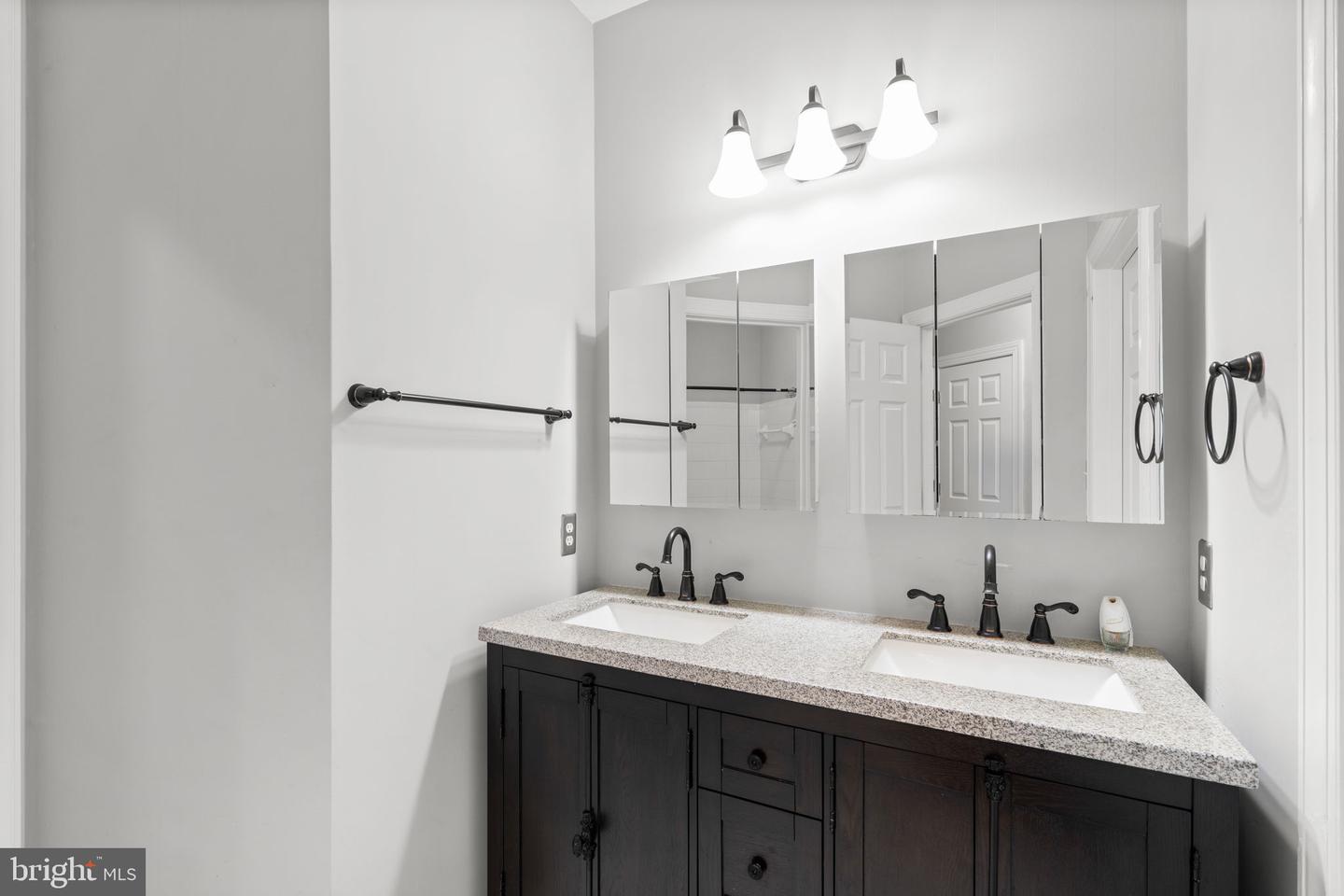 16503 LONEOAK PL, HAMILTON, Virginia 20158, 6 Bedrooms Bedrooms, 1 Room Rooms,4 BathroomsBathrooms,Residential,For sale,16503 LONEOAK PL,VALO2113620 MLS # VALO2113620