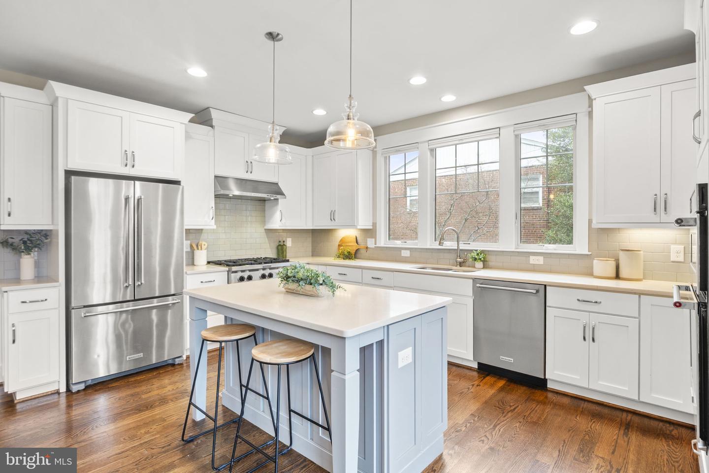 6712 DEAN DR, MCLEAN, Virginia 22101, 6 Bedrooms Bedrooms, 16 Rooms Rooms,5 BathroomsBathrooms,Residential,For sale,6712 DEAN DR,VAFX2284892 MLS # VAFX2284892 6712 DEAN DR, MCLEAN, Virginia 22101, 6 Bedrooms Bedrooms, 16 Rooms Rooms,5 BathroomsBathrooms,Residential,For sale,6712 DEAN DR,VAFX2284892 MLS # VAFX2284892