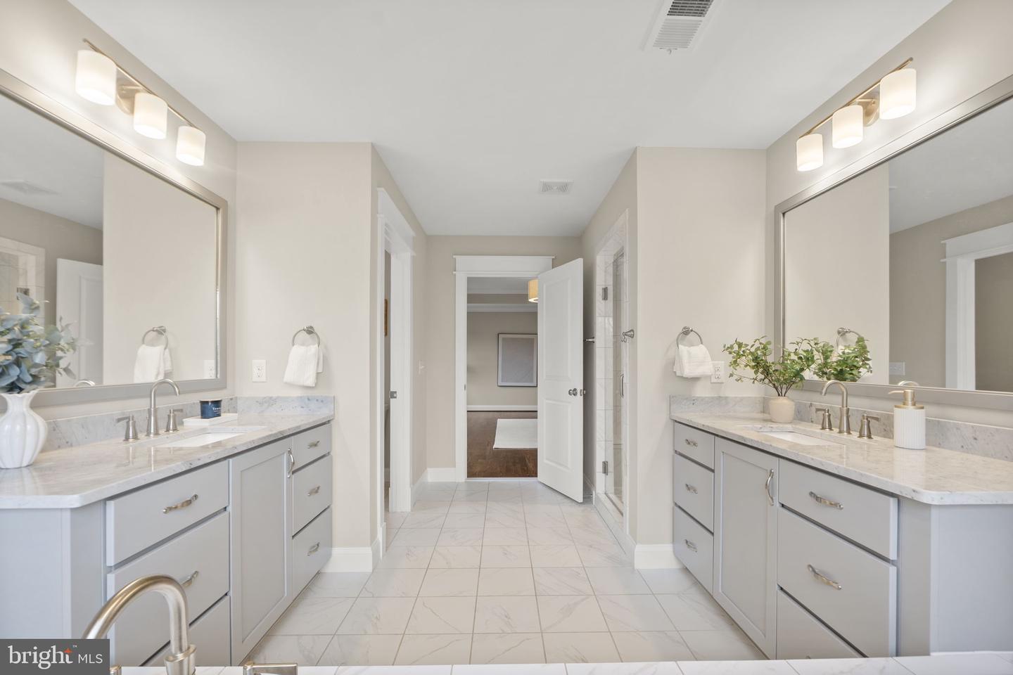 6712 DEAN DR, MCLEAN, Virginia 22101, 6 Bedrooms Bedrooms, 16 Rooms Rooms,5 BathroomsBathrooms,Residential,For sale,6712 DEAN DR,VAFX2284892 MLS # VAFX2284892 6712 DEAN DR, MCLEAN, Virginia 22101, 6 Bedrooms Bedrooms, 16 Rooms Rooms,5 BathroomsBathrooms,Residential,For sale,6712 DEAN DR,VAFX2284892 MLS # VAFX2284892