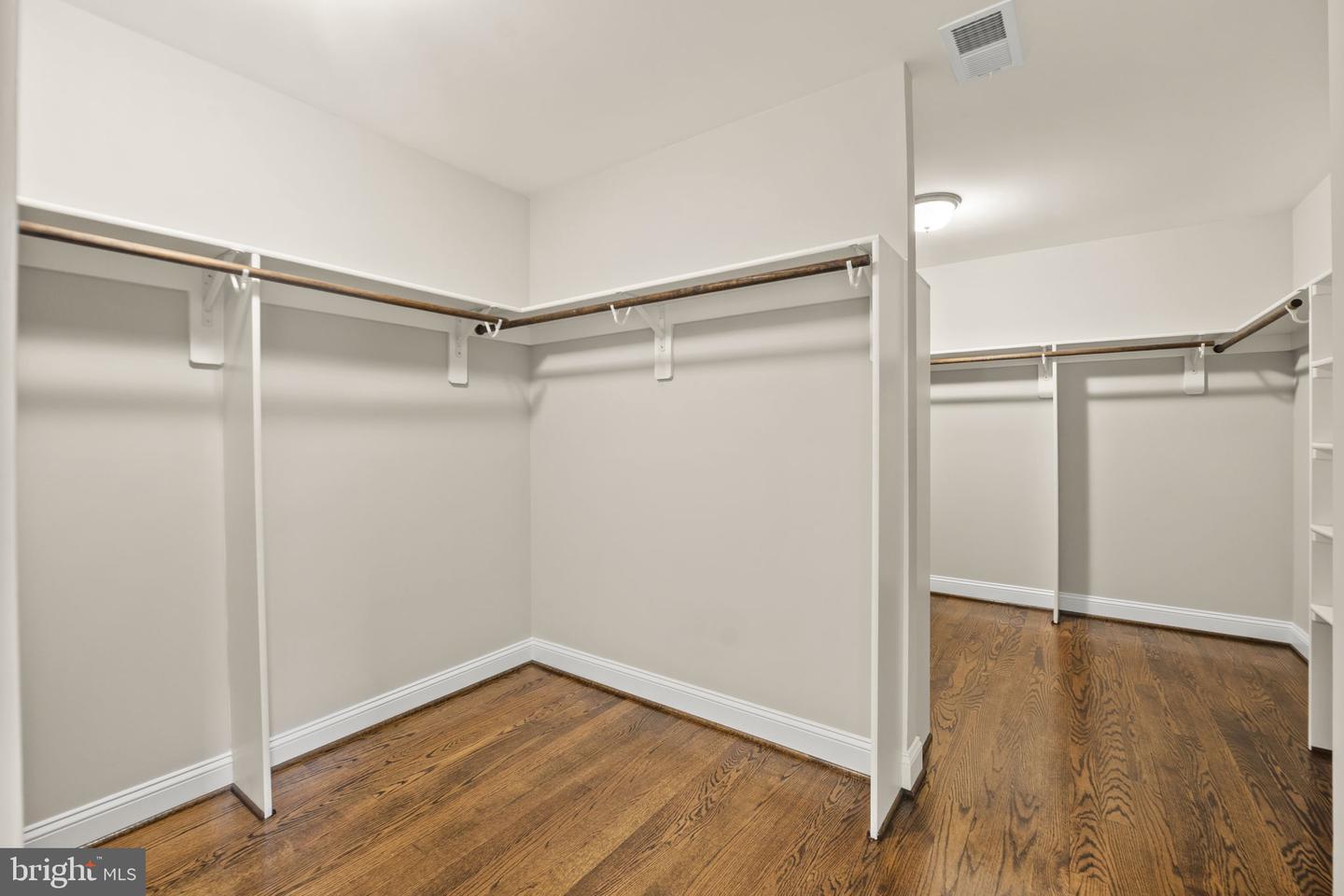 6712 DEAN DR, MCLEAN, Virginia 22101, 6 Bedrooms Bedrooms, 16 Rooms Rooms,5 BathroomsBathrooms,Residential,For sale,6712 DEAN DR,VAFX2284892 MLS # VAFX2284892 6712 DEAN DR, MCLEAN, Virginia 22101, 6 Bedrooms Bedrooms, 16 Rooms Rooms,5 BathroomsBathrooms,Residential,For sale,6712 DEAN DR,VAFX2284892 MLS # VAFX2284892