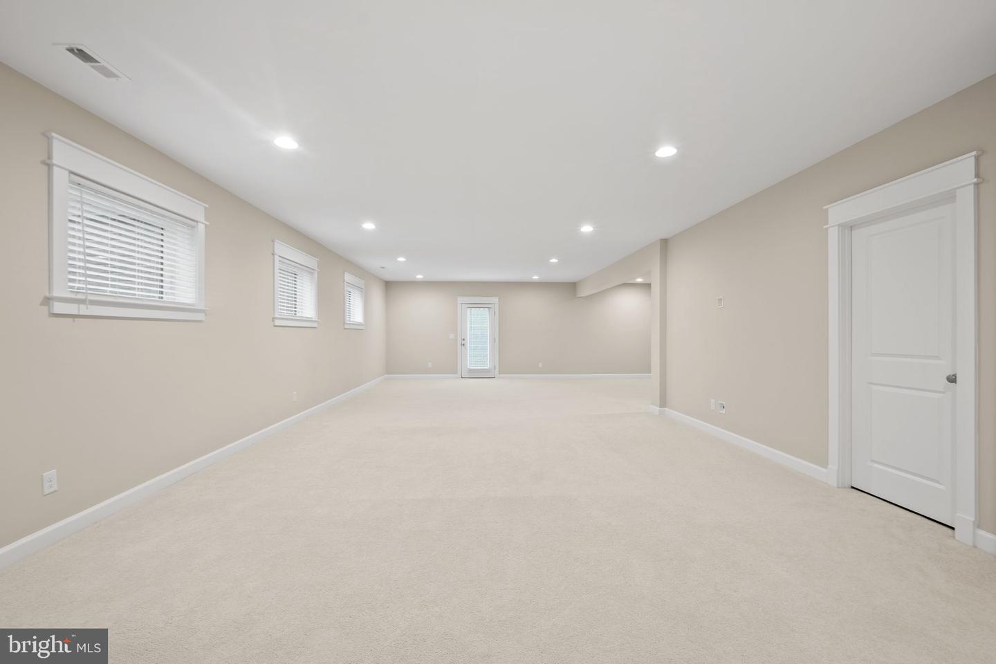 6712 DEAN DR, MCLEAN, Virginia 22101, 6 Bedrooms Bedrooms, 16 Rooms Rooms,5 BathroomsBathrooms,Residential,For sale,6712 DEAN DR,VAFX2284892 MLS # VAFX2284892 6712 DEAN DR, MCLEAN, Virginia 22101, 6 Bedrooms Bedrooms, 16 Rooms Rooms,5 BathroomsBathrooms,Residential,For sale,6712 DEAN DR,VAFX2284892 MLS # VAFX2284892