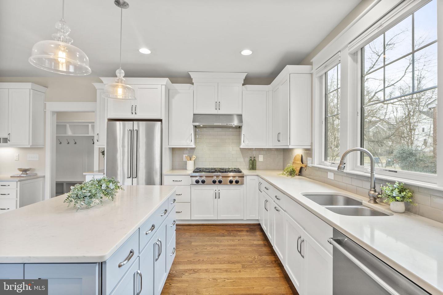 6712 DEAN DR, MCLEAN, Virginia 22101, 6 Bedrooms Bedrooms, 16 Rooms Rooms,5 BathroomsBathrooms,Residential,For sale,6712 DEAN DR,VAFX2284892 MLS # VAFX2284892 6712 DEAN DR, MCLEAN, Virginia 22101, 6 Bedrooms Bedrooms, 16 Rooms Rooms,5 BathroomsBathrooms,Residential,For sale,6712 DEAN DR,VAFX2284892 MLS # VAFX2284892