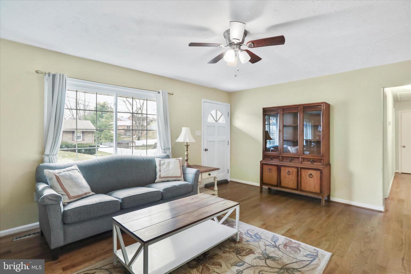 4 EVELYN CT, FRONT ROYAL, Virginia 22630, 3 Bedrooms Bedrooms, ,1 BathroomBathrooms,Residential,For sale,4 EVELYN CT,VAWR2013064 MLS # VAWR2013064 4 EVELYN CT, FRONT ROYAL, Virginia 22630, 3 Bedrooms Bedrooms, ,1 BathroomBathrooms,Residential,For sale,4 EVELYN CT,VAWR2013064 MLS # VAWR2013064