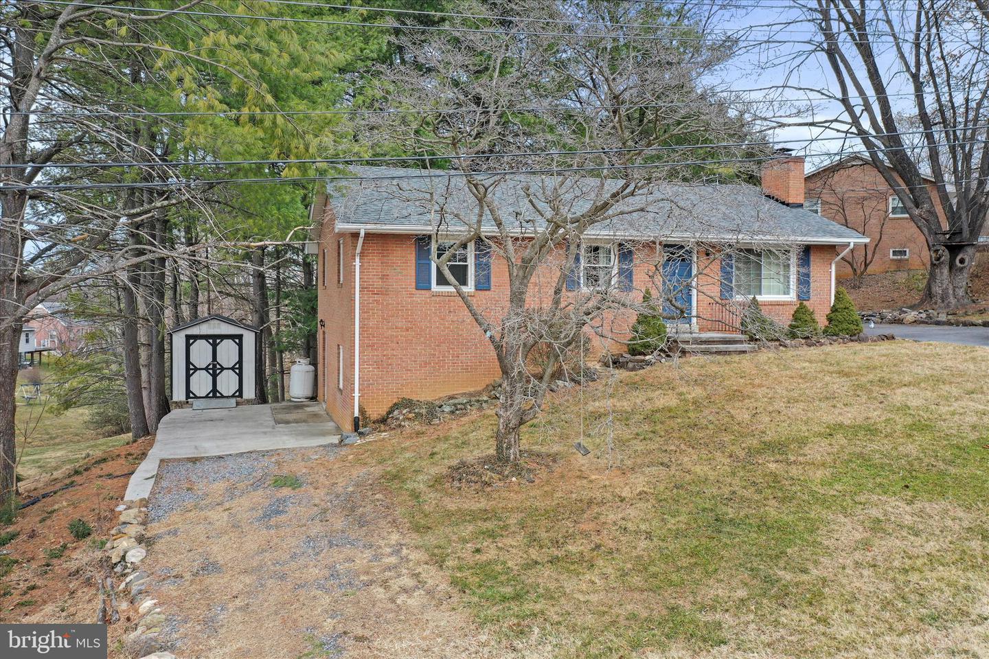 4 EVELYN CT, FRONT ROYAL, Virginia 22630, 3 Bedrooms Bedrooms, ,1 BathroomBathrooms,Residential,For sale,4 EVELYN CT,VAWR2013064 MLS # VAWR2013064 4 EVELYN CT, FRONT ROYAL, Virginia 22630, 3 Bedrooms Bedrooms, ,1 BathroomBathrooms,Residential,For sale,4 EVELYN CT,VAWR2013064 MLS # VAWR2013064