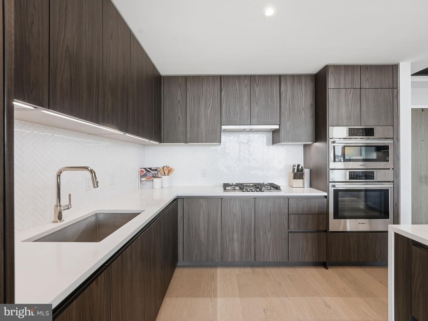 1201 N ROYAL ST #407, ALEXANDRIA, Virginia 22314, 2 Bedrooms Bedrooms, ,2 BathroomsBathrooms,Residential,For sale,1201 N ROYAL ST #407,VAAX2053022 MLS # VAAX2053022