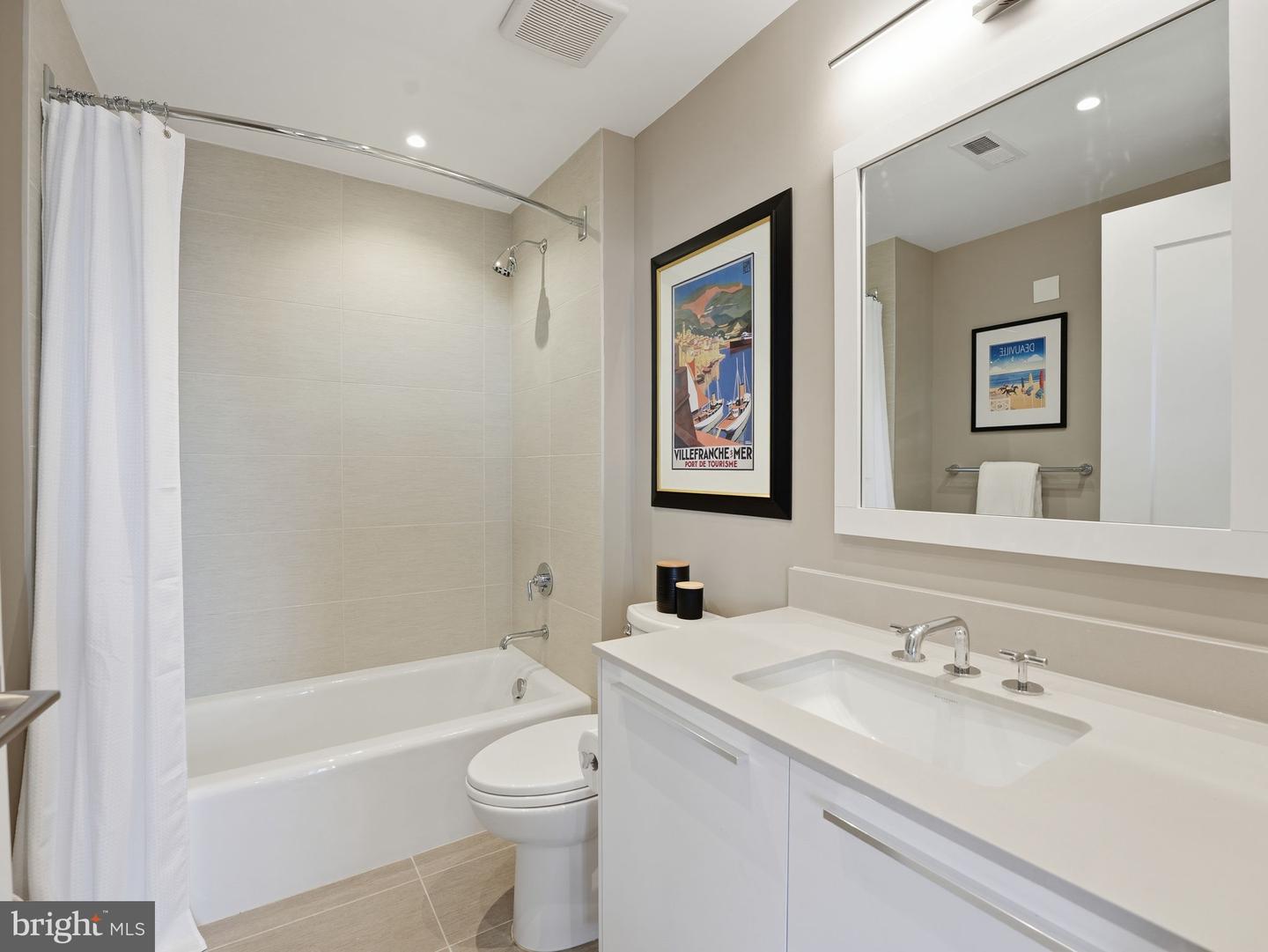 1201 N ROYAL ST #407, ALEXANDRIA, Virginia 22314, 2 Bedrooms Bedrooms, ,2 BathroomsBathrooms,Residential,For sale,1201 N ROYAL ST #407,VAAX2053022 MLS # VAAX2053022