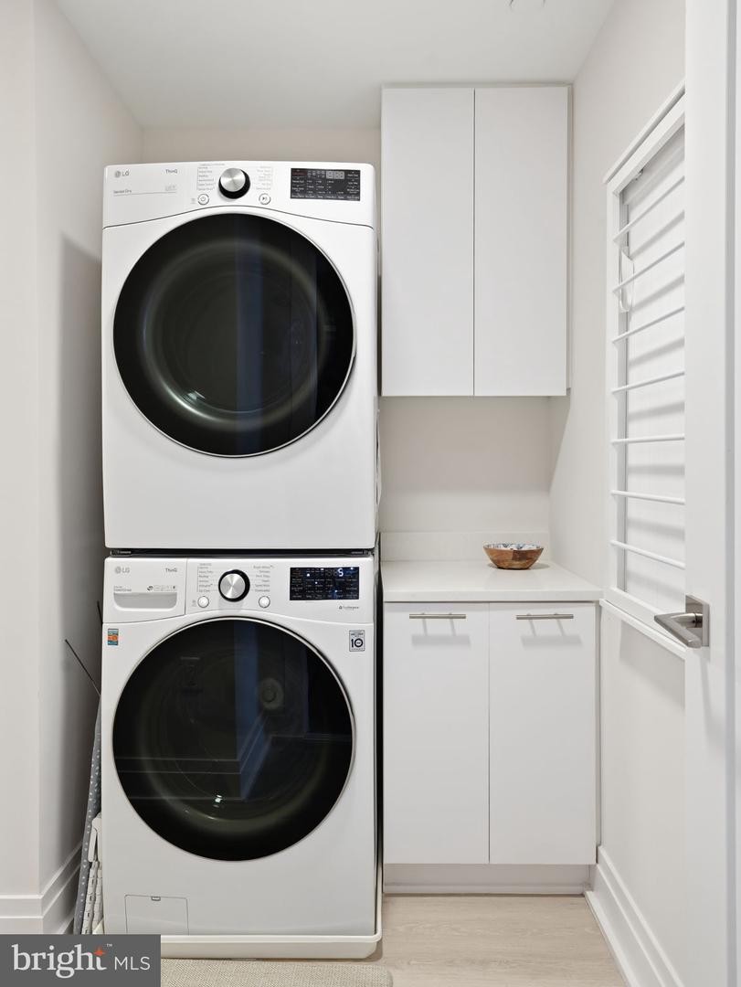 1201 N ROYAL ST #407, ALEXANDRIA, Virginia 22314, 2 Bedrooms Bedrooms, ,2 BathroomsBathrooms,Residential,For sale,1201 N ROYAL ST #407,VAAX2053022 MLS # VAAX2053022