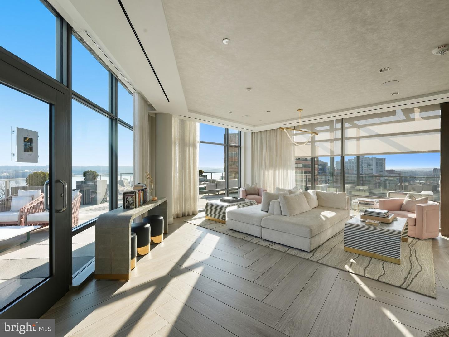 1201 N ROYAL ST #407, ALEXANDRIA, Virginia 22314, 2 Bedrooms Bedrooms, ,2 BathroomsBathrooms,Residential,For sale,1201 N ROYAL ST #407,VAAX2053022 MLS # VAAX2053022