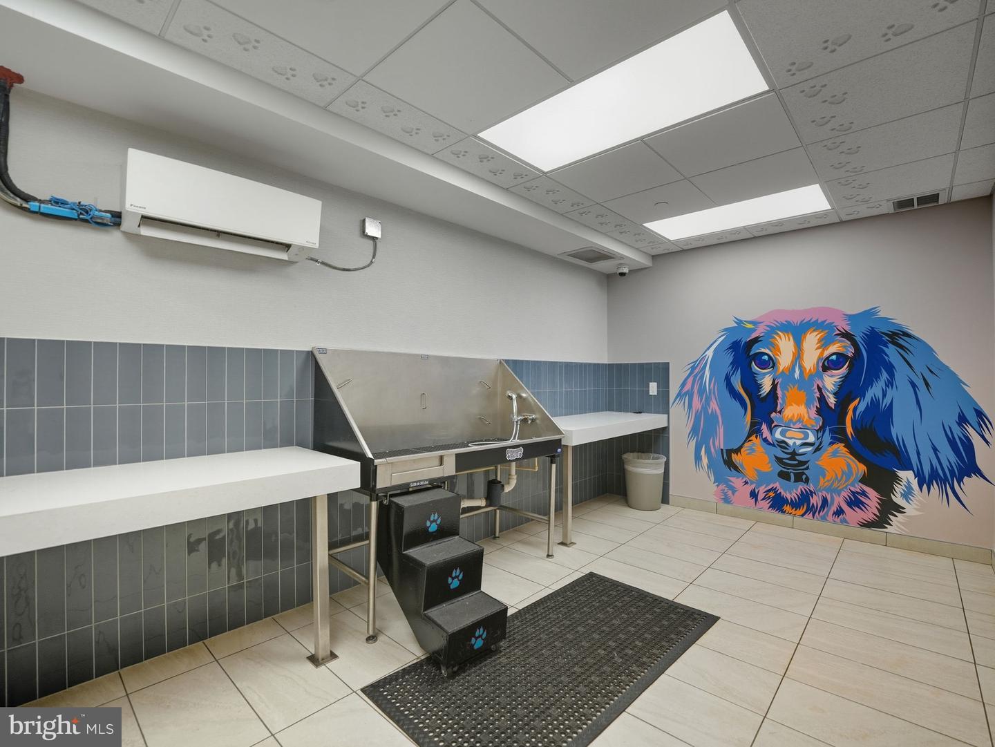 1201 N ROYAL ST #407, ALEXANDRIA, Virginia 22314, 2 Bedrooms Bedrooms, ,2 BathroomsBathrooms,Residential,For sale,1201 N ROYAL ST #407,VAAX2053022 MLS # VAAX2053022