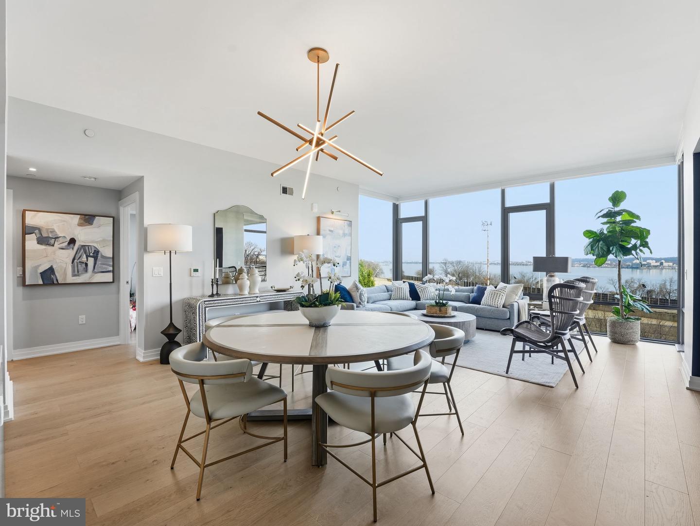 1201 N ROYAL ST #407, ALEXANDRIA, Virginia 22314, 2 Bedrooms Bedrooms, ,2 BathroomsBathrooms,Residential,For sale,1201 N ROYAL ST #407,VAAX2053022 MLS # VAAX2053022