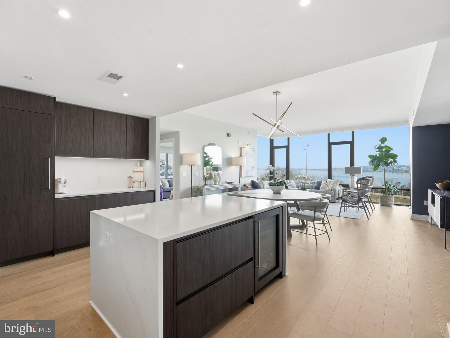 1201 N ROYAL ST #407, ALEXANDRIA, Virginia 22314, 2 Bedrooms Bedrooms, ,2 BathroomsBathrooms,Residential,For sale,1201 N ROYAL ST #407,VAAX2053022 MLS # VAAX2053022