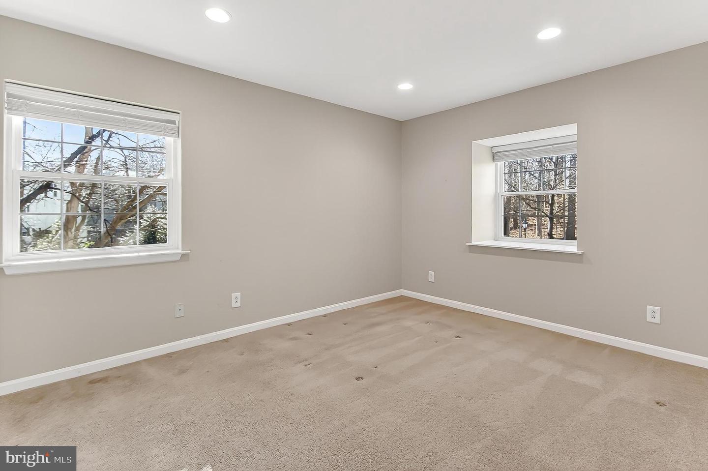 5833 COVE LANDING RD #304, BURKE, Virginia 22015, 2 Bedrooms Bedrooms, 7 Rooms Rooms,2 BathroomsBathrooms,Residential,For sale,5833 COVE LANDING RD #304,VAFX2285130 MLS # VAFX2285130