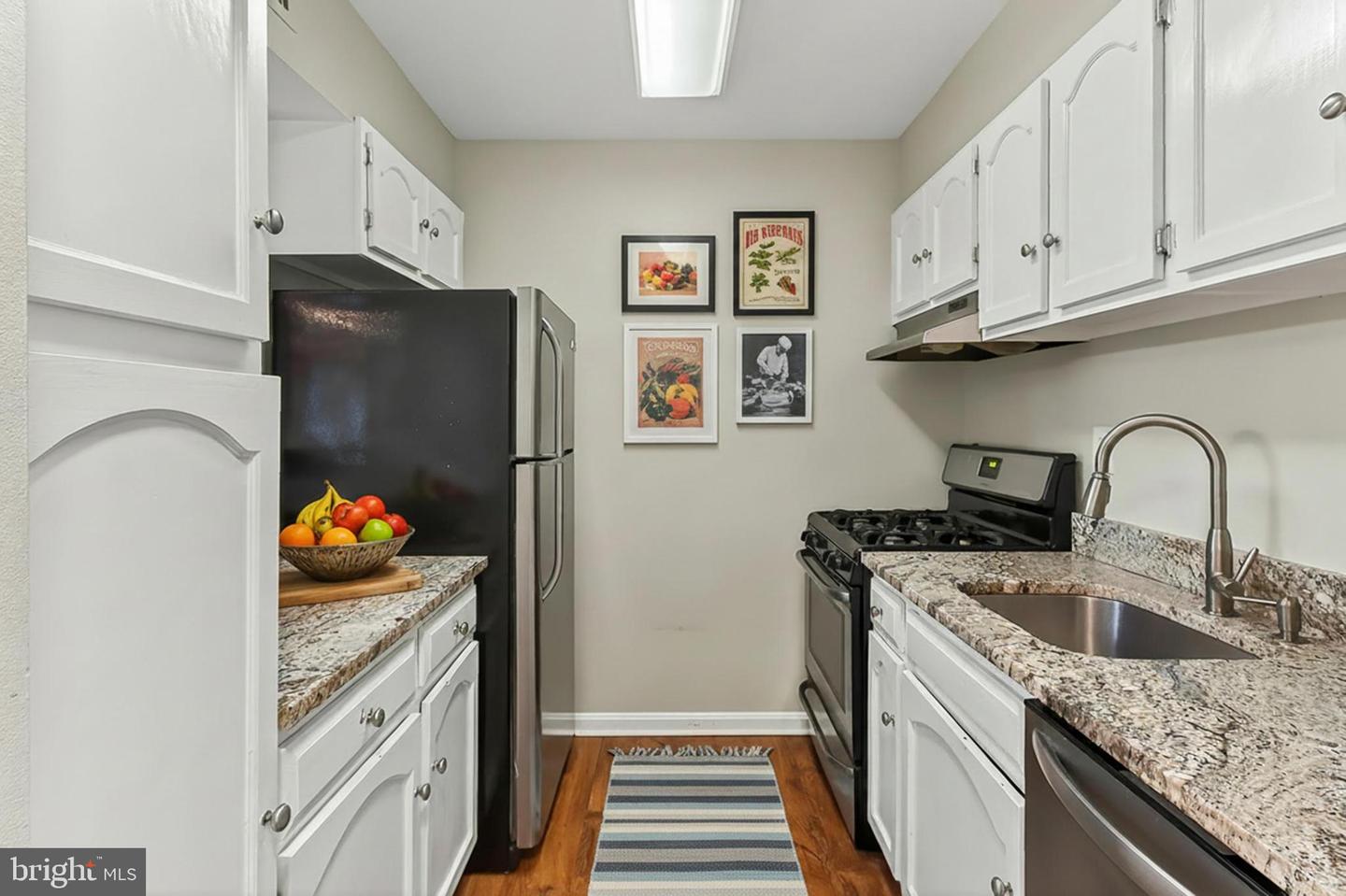 5833 COVE LANDING RD #304, BURKE, Virginia 22015, 2 Bedrooms Bedrooms, 7 Rooms Rooms,2 BathroomsBathrooms,Residential,For sale,5833 COVE LANDING RD #304,VAFX2285130 MLS # VAFX2285130