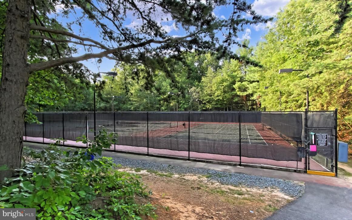 5833 COVE LANDING RD #304, BURKE, Virginia 22015, 2 Bedrooms Bedrooms, 7 Rooms Rooms,2 BathroomsBathrooms,Residential,For sale,5833 COVE LANDING RD #304,VAFX2285130 MLS # VAFX2285130