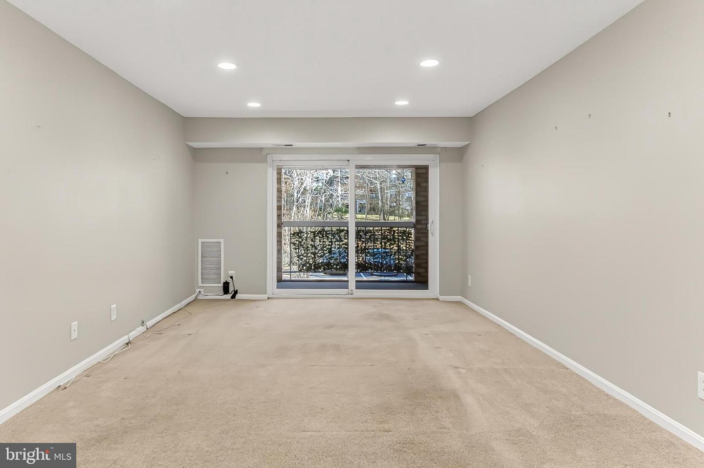 5833 COVE LANDING RD #304, BURKE, Virginia 22015, 2 Bedrooms Bedrooms, 7 Rooms Rooms,2 BathroomsBathrooms,Residential,For sale,5833 COVE LANDING RD #304,VAFX2285130 MLS # VAFX2285130