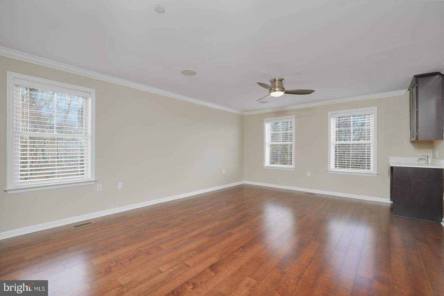 412 WOODCREST DR SE #412B, WASHINGTON, District Of Columbia 20032, 3 Bedrooms Bedrooms, 6 Rooms Rooms,2 BathroomsBathrooms,Residential,For sale,412 WOODCREST DR SE #412B,DCDC2240882 MLS # DCDC2240882