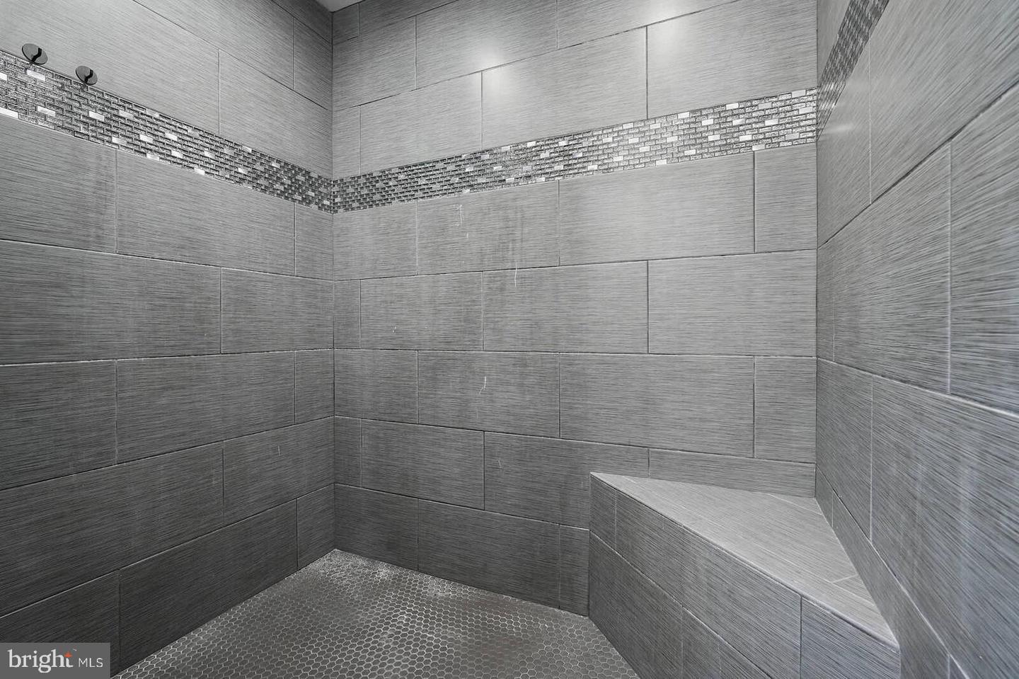 412 WOODCREST DR SE #412B, WASHINGTON, District Of Columbia 20032, 3 Bedrooms Bedrooms, 6 Rooms Rooms,2 BathroomsBathrooms,Residential,For sale,412 WOODCREST DR SE #412B,DCDC2240882 MLS # DCDC2240882