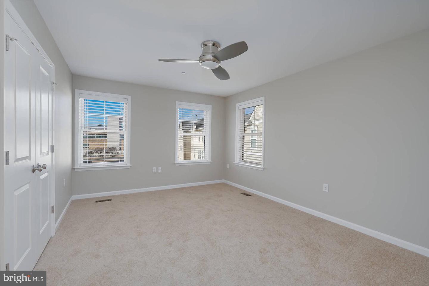 412 WOODCREST DR SE #412B, WASHINGTON, District Of Columbia 20032, 3 Bedrooms Bedrooms, 6 Rooms Rooms,2 BathroomsBathrooms,Residential,For sale,412 WOODCREST DR SE #412B,DCDC2240882 MLS # DCDC2240882