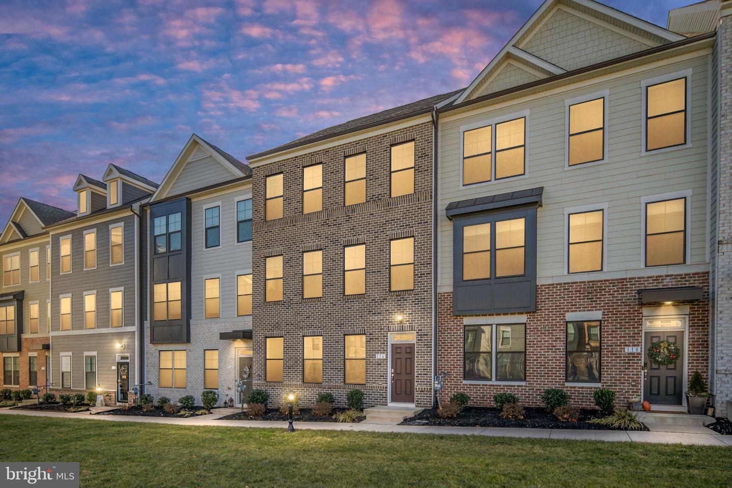 116 BEATSON ST, FREDERICKSBURG, Virginia 22401, 4 Bedrooms Bedrooms, ,3 BathroomsBathrooms,Residential,For sale,116 BEATSON ST,VAFB2009502 MLS # VAFB2009502