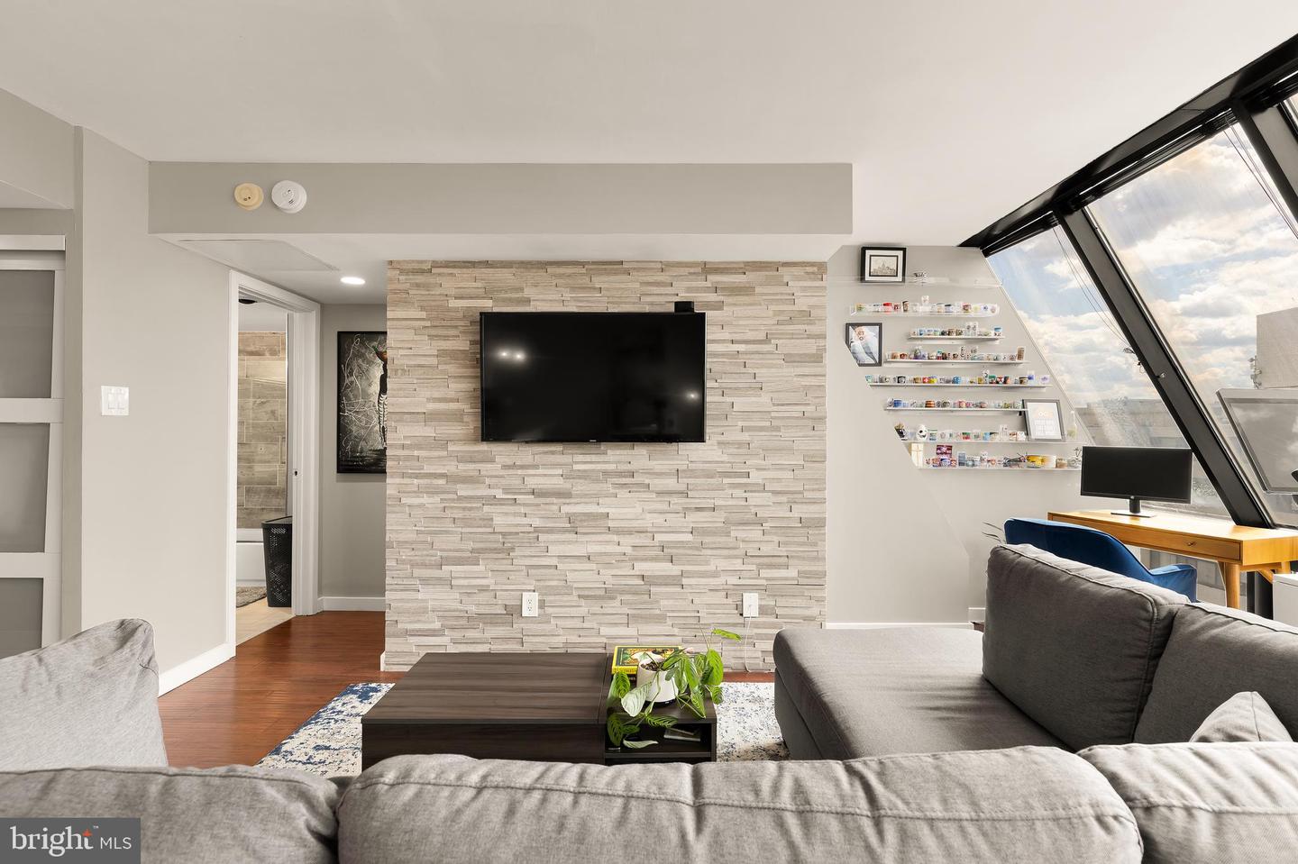 1245 13TH ST NW #1012, WASHINGTON, District Of Columbia 20005, 1 Bedroom Bedrooms, ,1 BathroomBathrooms,Residential,For sale,1245 13TH ST NW #1012,DCDC2241100 MLS # DCDC2241100