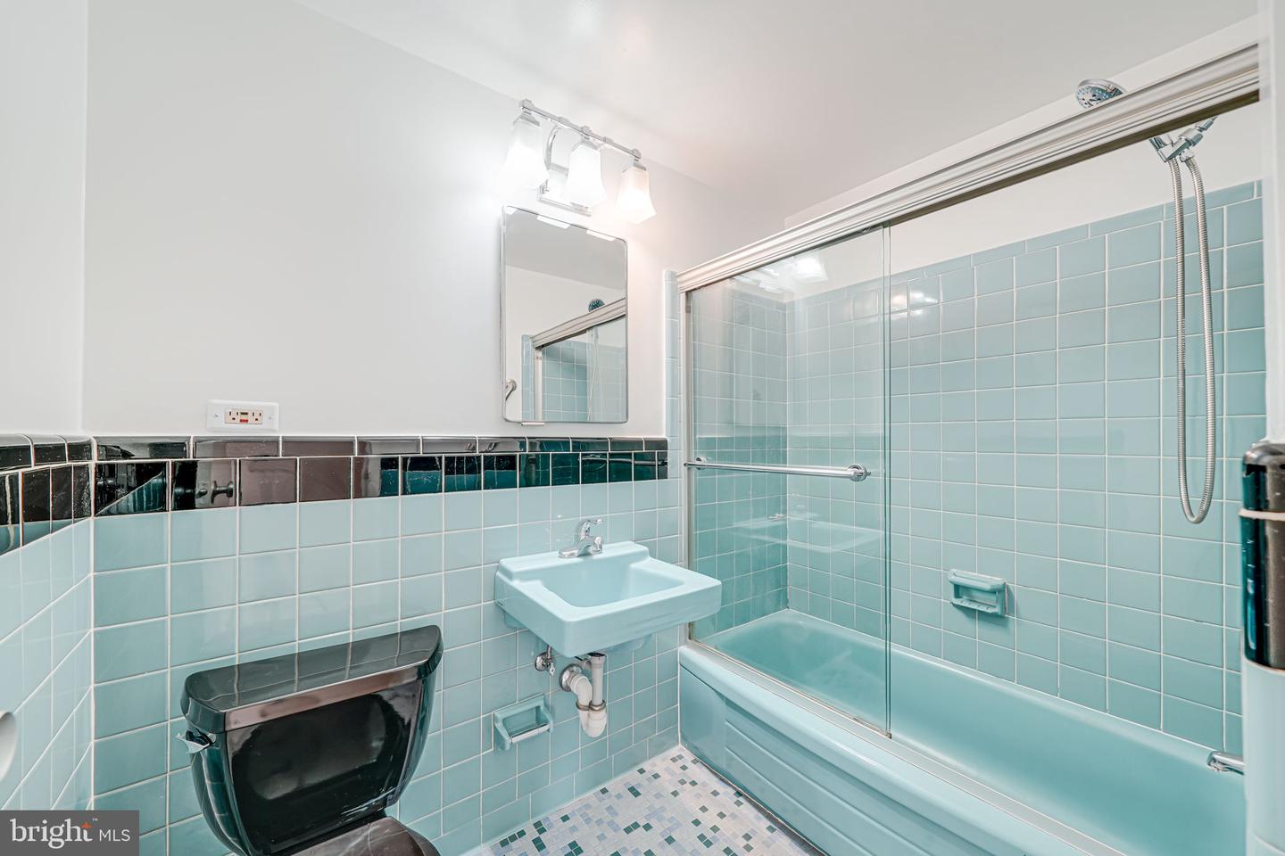 4390 LORCOM LN #810, ARLINGTON, Virginia 22207, 2 Bedrooms Bedrooms, ,1 BathroomBathrooms,Residential,For sale,4390 LORCOM LN #810,VAAR2067704 MLS # VAAR2067704