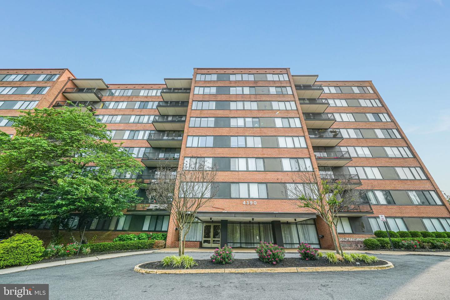 4390 LORCOM LN #810, ARLINGTON, Virginia 22207, 2 Bedrooms Bedrooms, ,1 BathroomBathrooms,Residential,For sale,4390 LORCOM LN #810,VAAR2067704 MLS # VAAR2067704