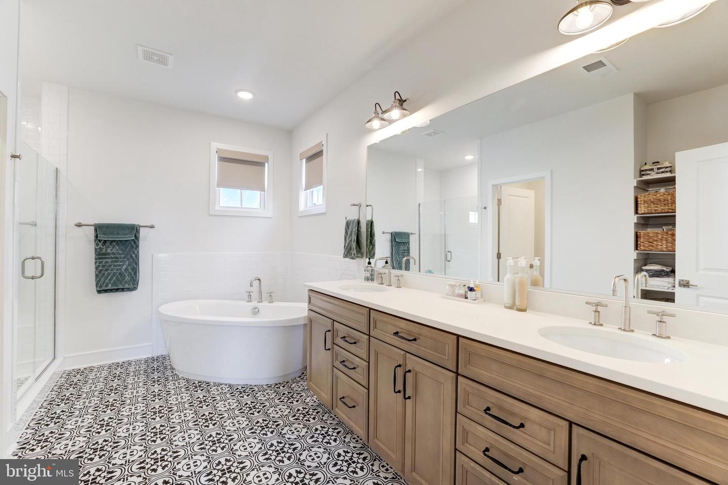 41490 BEDFORD FALLS CT, ALDIE, Virginia 20105, 5 Bedrooms Bedrooms, ,4 BathroomsBathrooms,Residential,For sale,41490 BEDFORD FALLS CT,VALO2113890 MLS # VALO2113890