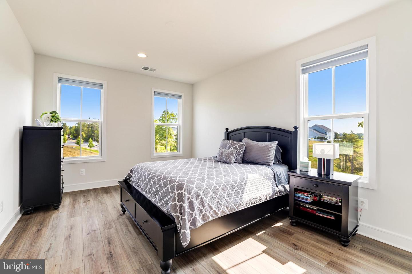 41490 BEDFORD FALLS CT, ALDIE, Virginia 20105, 5 Bedrooms Bedrooms, ,4 BathroomsBathrooms,Residential,For sale,41490 BEDFORD FALLS CT,VALO2113890 MLS # VALO2113890