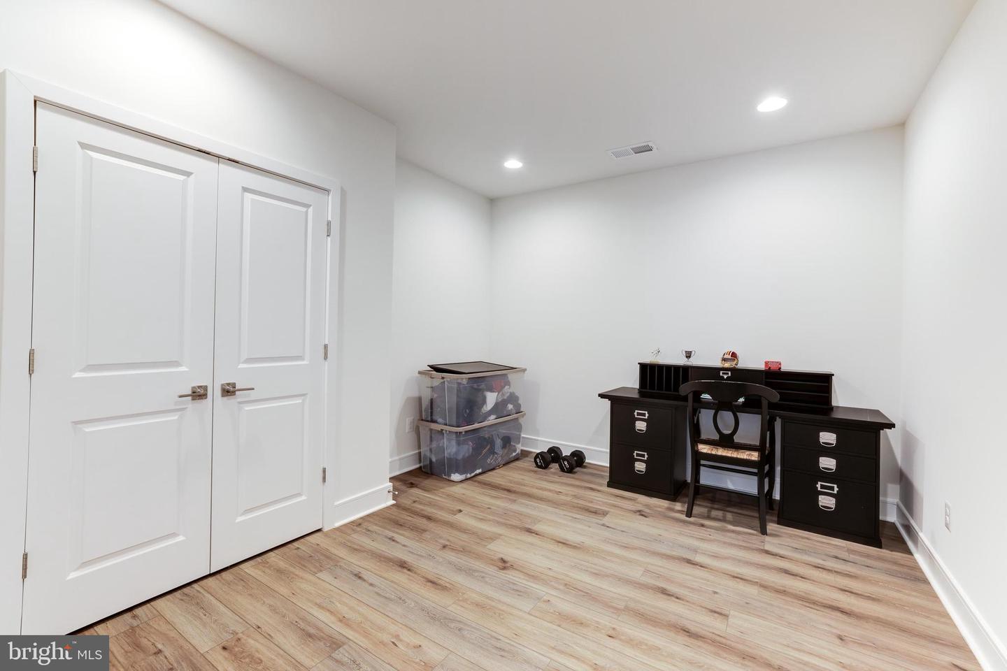 41490 BEDFORD FALLS CT, ALDIE, Virginia 20105, 5 Bedrooms Bedrooms, ,4 BathroomsBathrooms,Residential,For sale,41490 BEDFORD FALLS CT,VALO2113890 MLS # VALO2113890