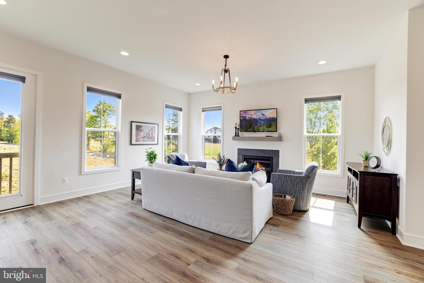 41490 BEDFORD FALLS CT, ALDIE, Virginia 20105, 5 Bedrooms Bedrooms, ,4 BathroomsBathrooms,Residential,For sale,41490 BEDFORD FALLS CT,VALO2113890 MLS # VALO2113890