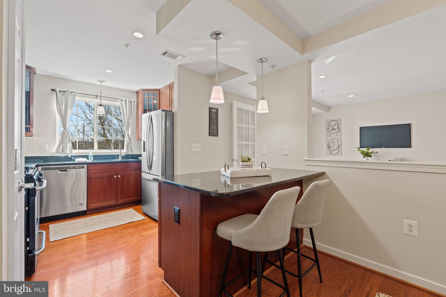 4065 S FOUR MILE RUN DR #303, ARLINGTON, Virginia 22204, 1 Bedroom Bedrooms, ,1 BathroomBathrooms,Residential,For sale,4065 S FOUR MILE RUN DR #303,VAAR2067714 MLS # VAAR2067714