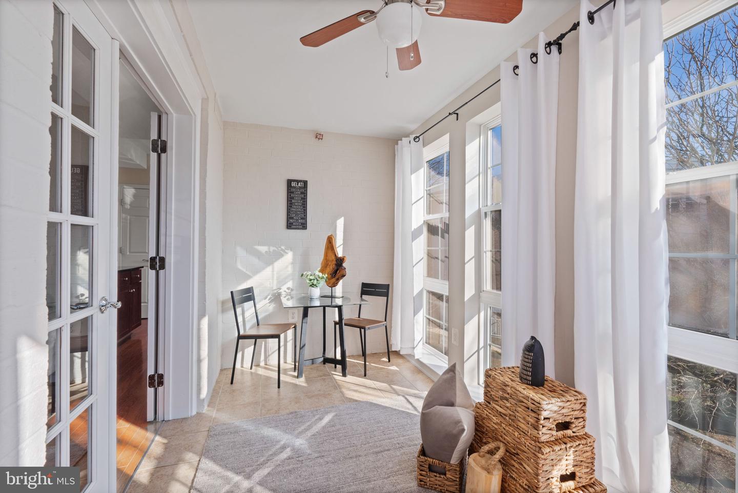 4065 S FOUR MILE RUN DR #303, ARLINGTON, Virginia 22204, 1 Bedroom Bedrooms, ,1 BathroomBathrooms,Residential,For sale,4065 S FOUR MILE RUN DR #303,VAAR2067714 MLS # VAAR2067714