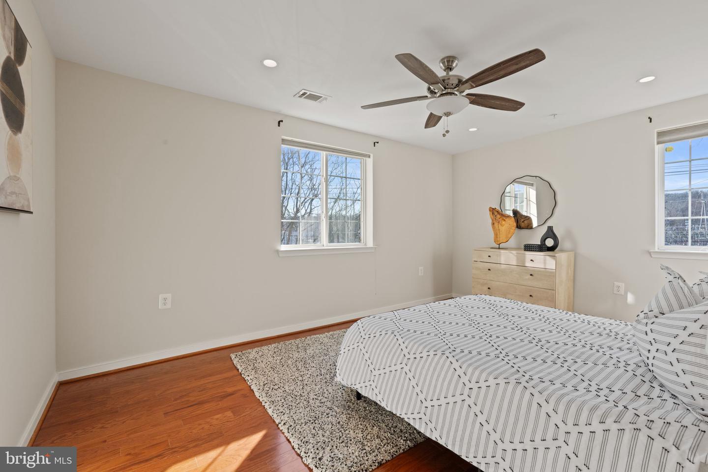 4065 S FOUR MILE RUN DR #303, ARLINGTON, Virginia 22204, 1 Bedroom Bedrooms, ,1 BathroomBathrooms,Residential,For sale,4065 S FOUR MILE RUN DR #303,VAAR2067714 MLS # VAAR2067714