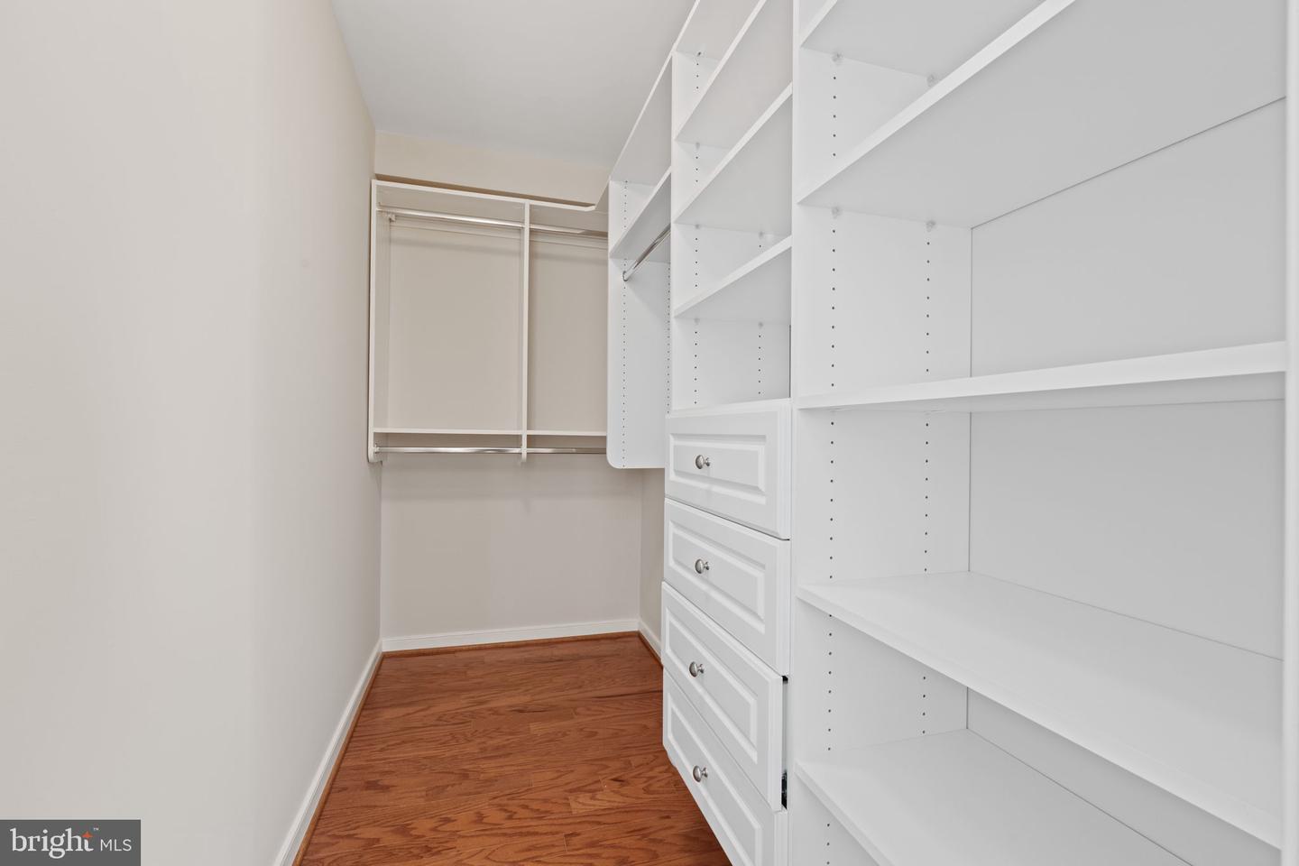 4065 S FOUR MILE RUN DR #303, ARLINGTON, Virginia 22204, 1 Bedroom Bedrooms, ,1 BathroomBathrooms,Residential,For sale,4065 S FOUR MILE RUN DR #303,VAAR2067714 MLS # VAAR2067714