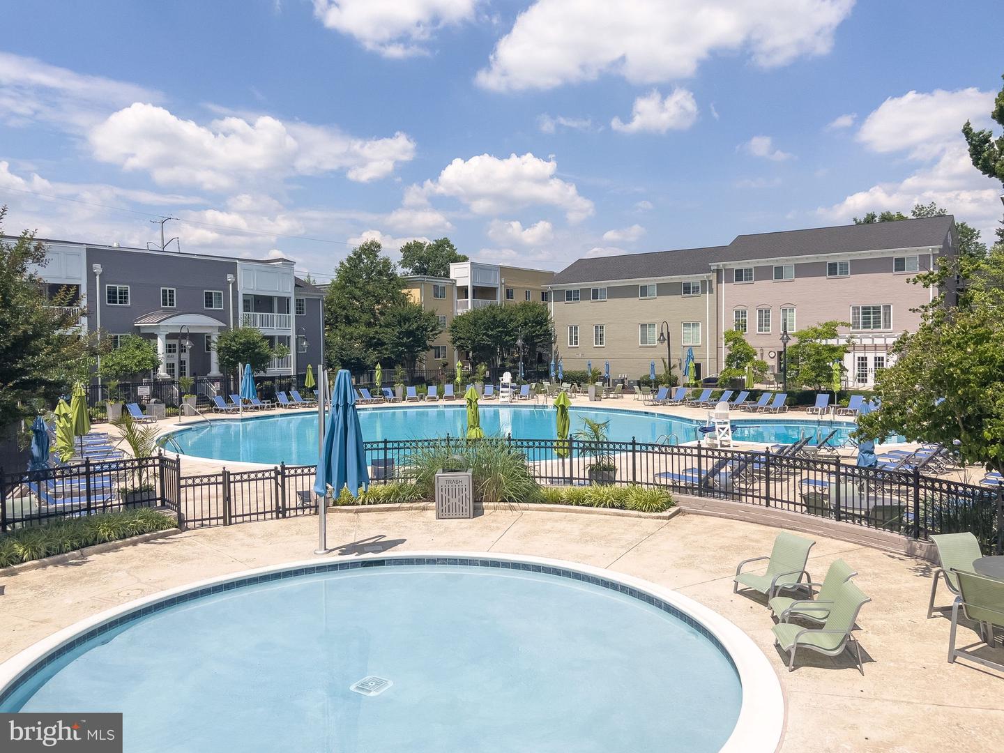 4065 S FOUR MILE RUN DR #303, ARLINGTON, Virginia 22204, 1 Bedroom Bedrooms, ,1 BathroomBathrooms,Residential,For sale,4065 S FOUR MILE RUN DR #303,VAAR2067714 MLS # VAAR2067714