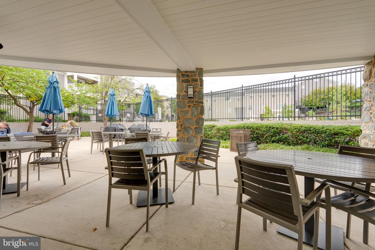 4065 S FOUR MILE RUN DR #303, ARLINGTON, Virginia 22204, 1 Bedroom Bedrooms, ,1 BathroomBathrooms,Residential,For sale,4065 S FOUR MILE RUN DR #303,VAAR2067714 MLS # VAAR2067714